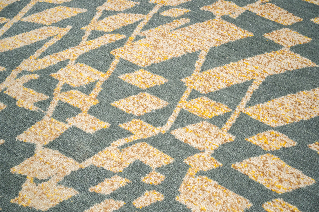 Handknotted Carpet, DIA: 539 N-193, Desert Sand, Maize (Crayola), Ebony & Brown Yellow