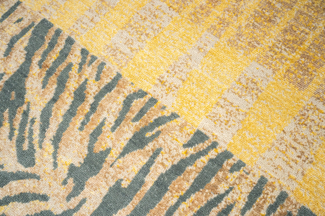 Handknotted Carpet, DIA: 539 N-193, Desert Sand, Maize (Crayola), Ebony & Brown Yellow