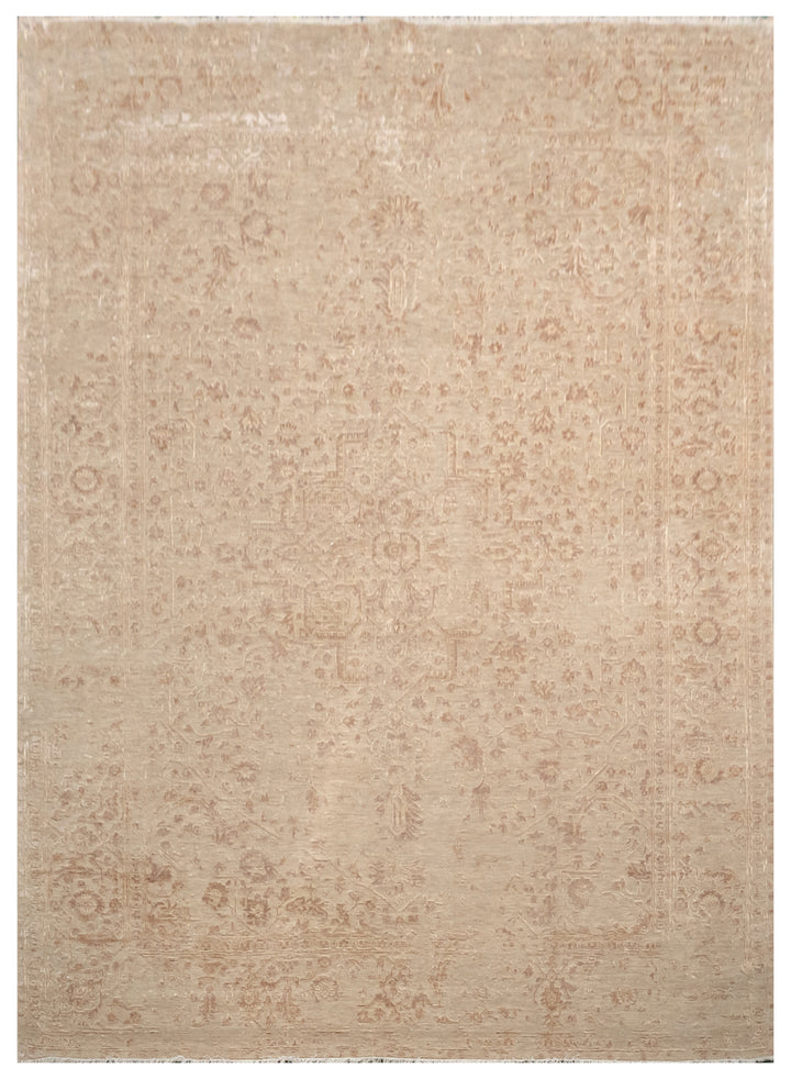 Handknotted Rug  DIA- 1022 SERAPI Desert Sand & Pale Taupe