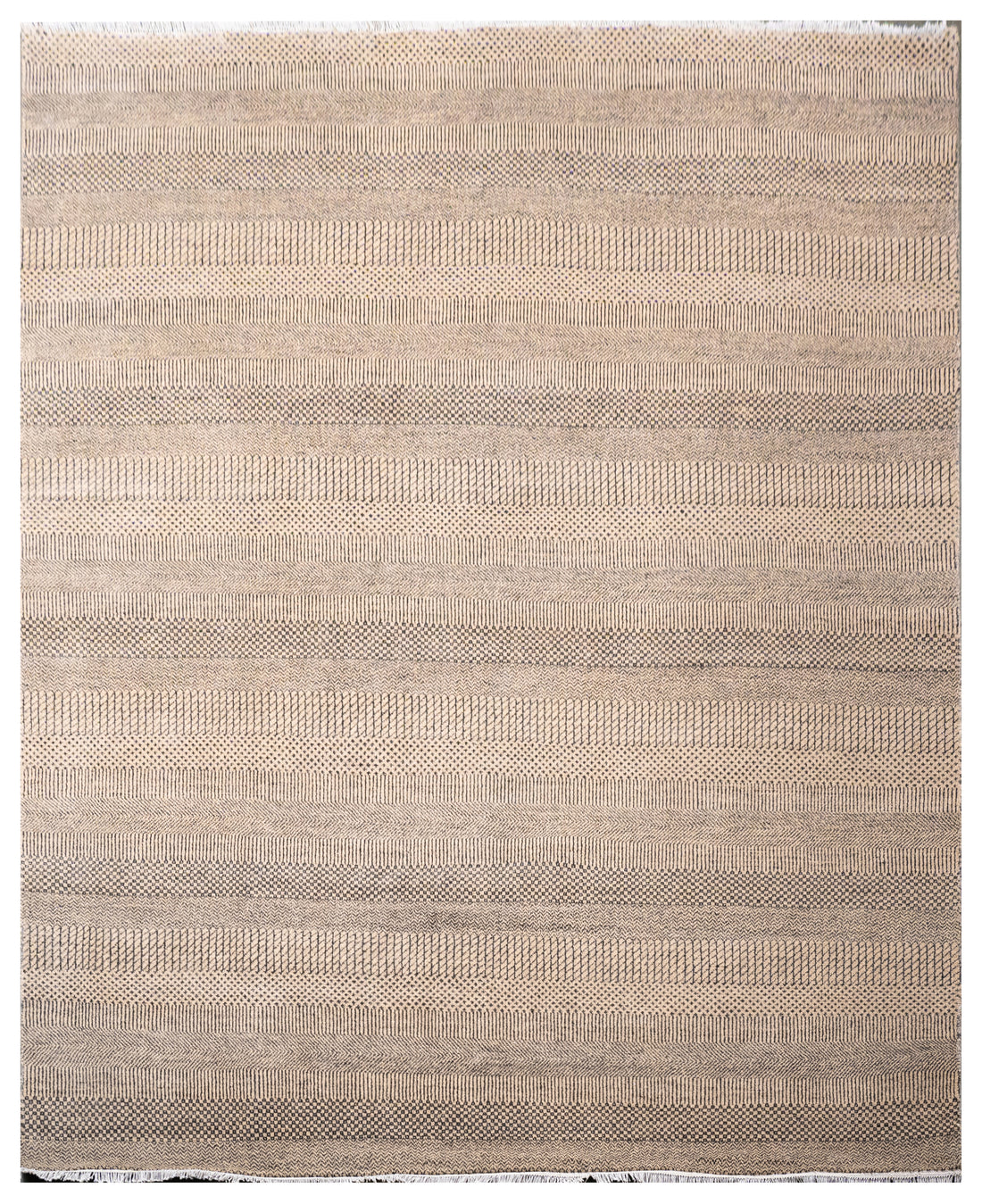 Handknotted Carpet, DIA - 112 MCN, Natural & Black