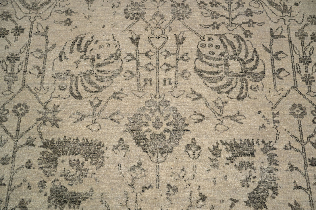 Handknotted Carpet, DIA - 113 VASE 3, Khaki & Gray