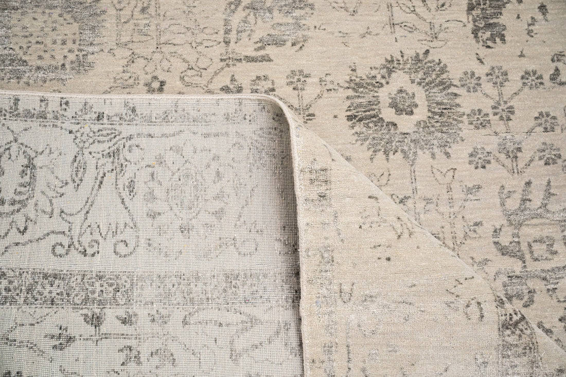 Handknotted Carpet, DIA - 1145 Vase 3 Dark Vanilla & Grey