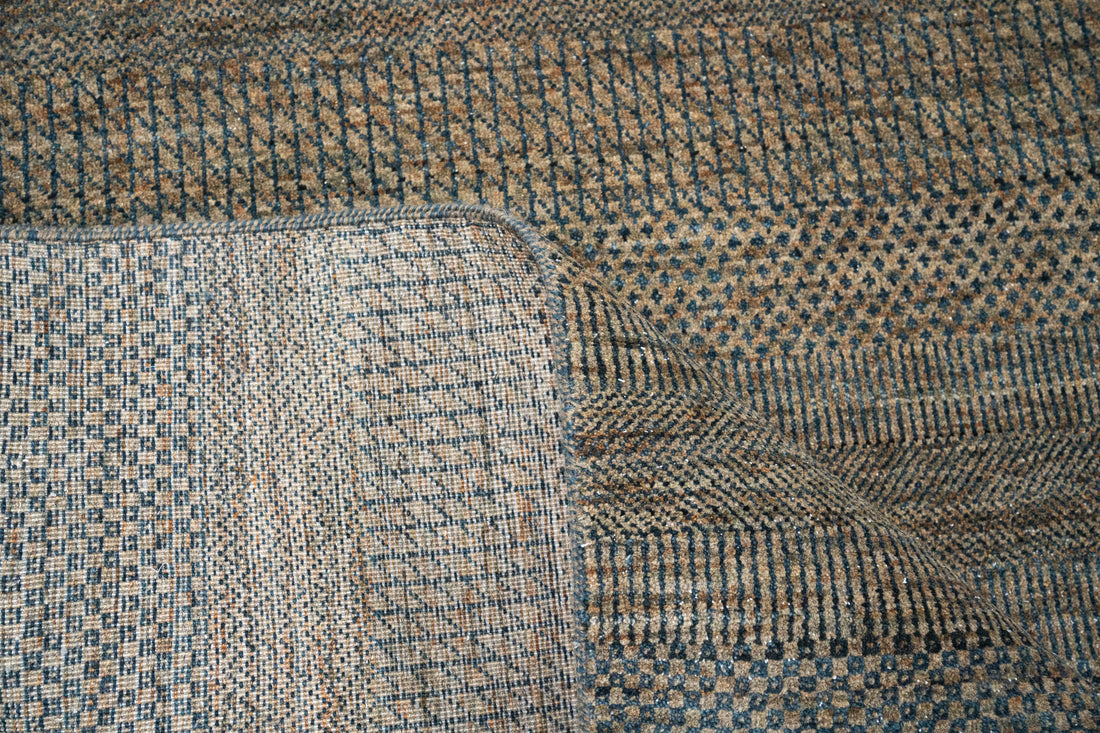 Handknotted Carpet, DIA - 1168 MCN, Natural & Black