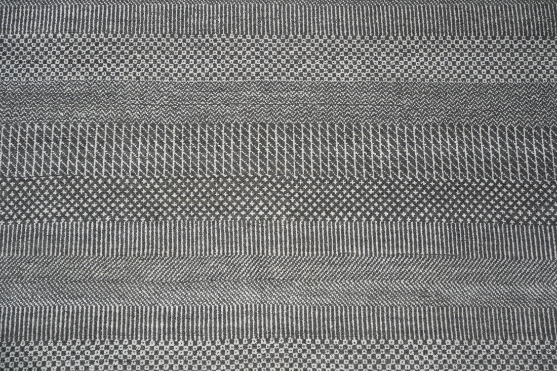 Handknotted Carpet, DIA - 1192 MCN, Grey & White
