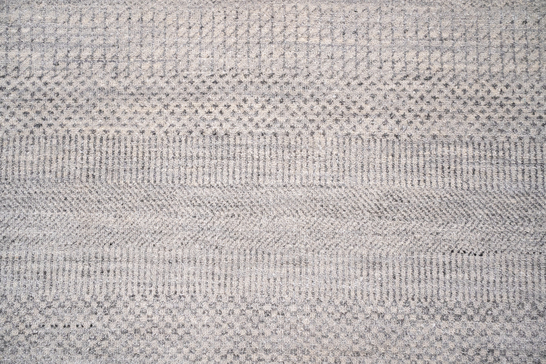 Handknotted Carpet, DIA - 1247 MCN, Off White  & Grey