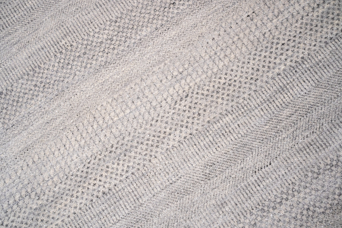 Handknotted Carpet, DIA - 1247 MCN, Off White  & Grey