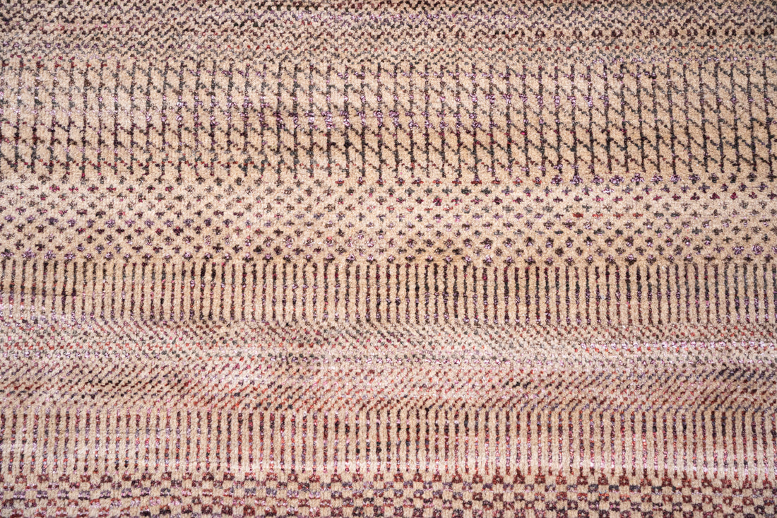 Handknotted Carpet, DIA - 128 MCN, Natural & Black