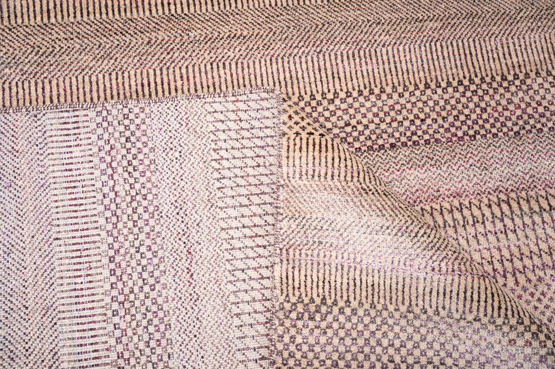 Handknotted Carpet, DIA - 128 MCN, Natural & Black