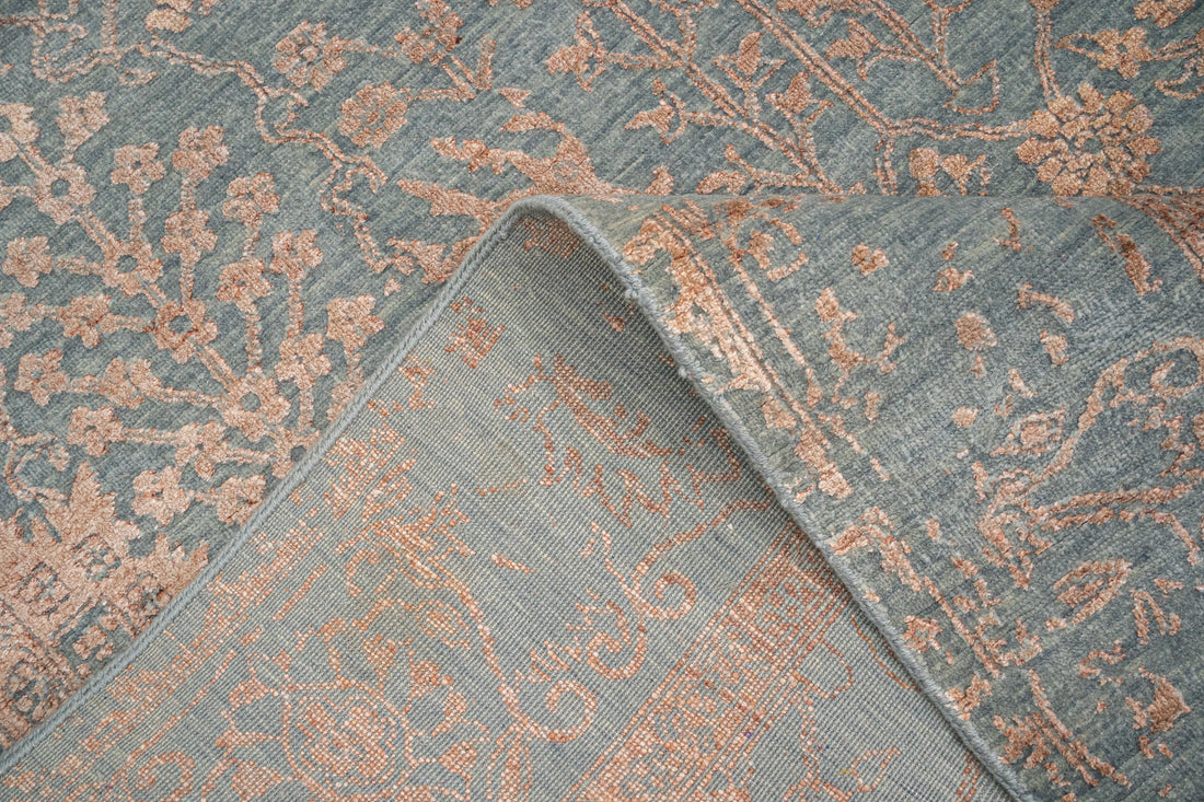 Handknotted Carpet, DIA - 14-02 VASE 3, Quick Silver & French Beige