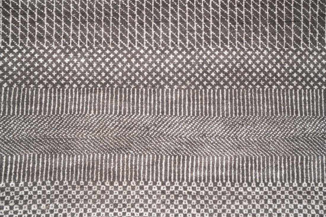 Handknotted Carpet, DIA - 146 MCN, Grey Silver