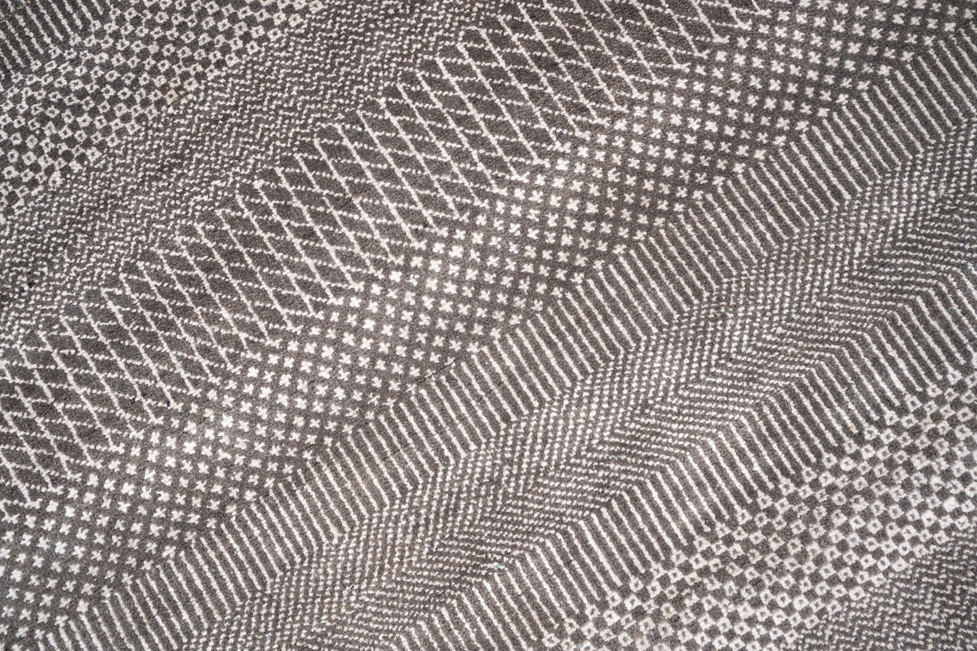 Handknotted Carpet, DIA - 146 MCN, Grey Silver