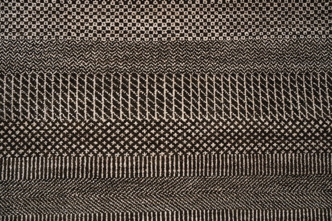 Handknotted Carpet, DIA - 1505 MCN, Brown & Pale Silver
