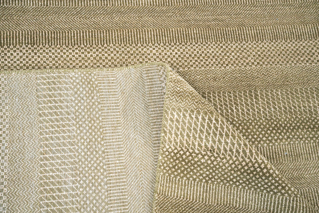 Handknotted Carpet, DIA - 1519 MCN, Green & Ivory