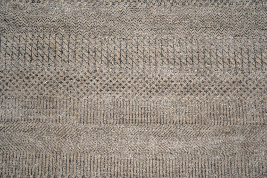 Handknotted Carpet, DIA- 1621 MCN, Grullo & Wenge