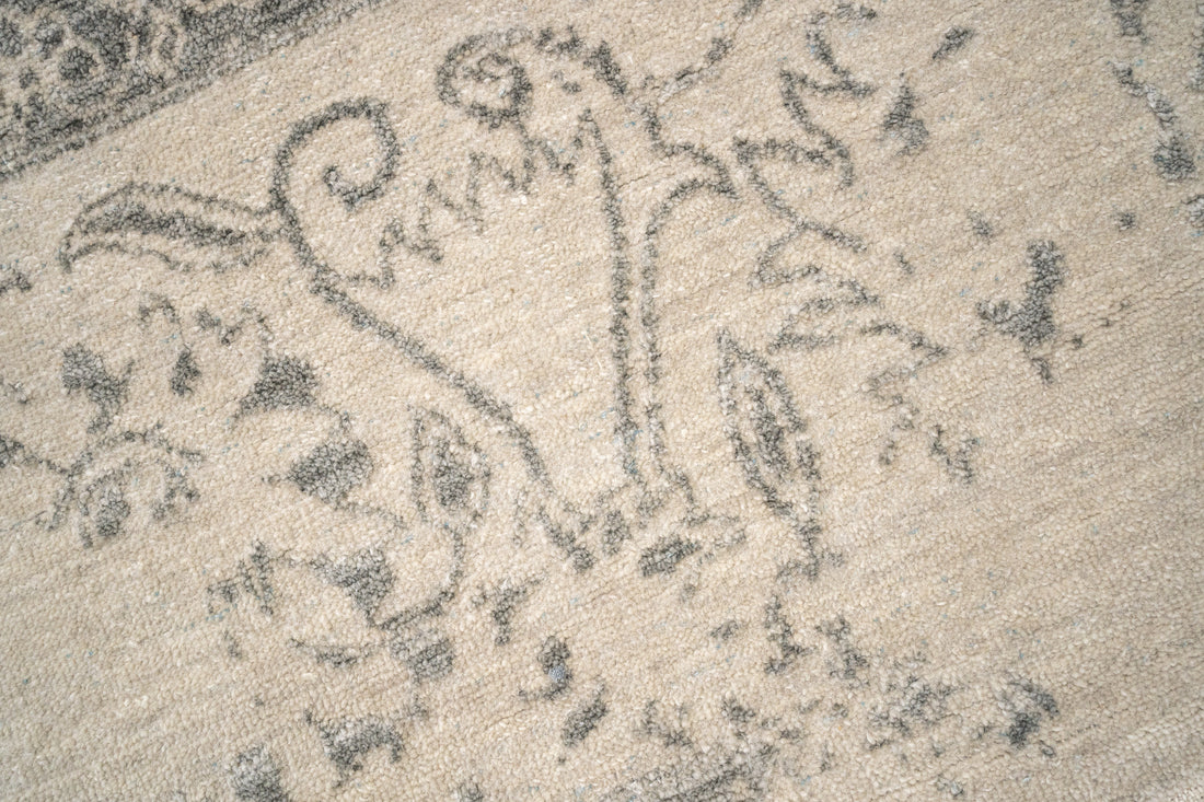 Handknotted Carpet, DIA- 3458 VASE 3, Bone & Gray