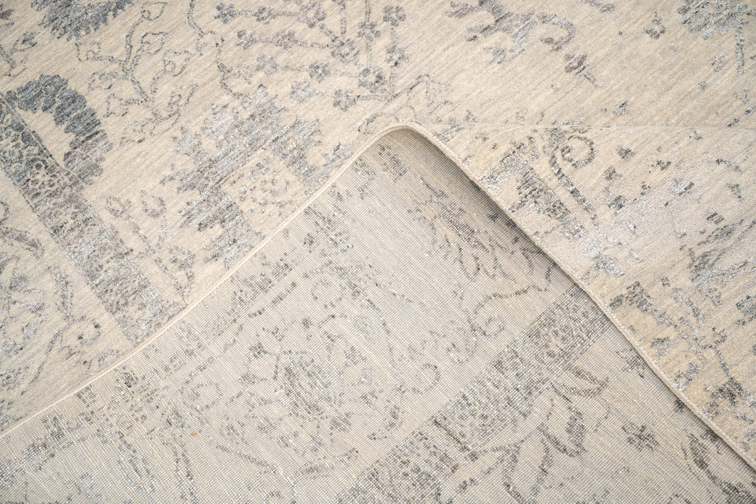 Handknotted Carpet, DIA- 3473 VASE 3, SILVER & BLACK