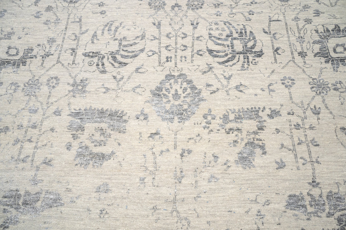 Handknotted Carpet, DIA- 3590 VASE 3, SILVER & BLACK