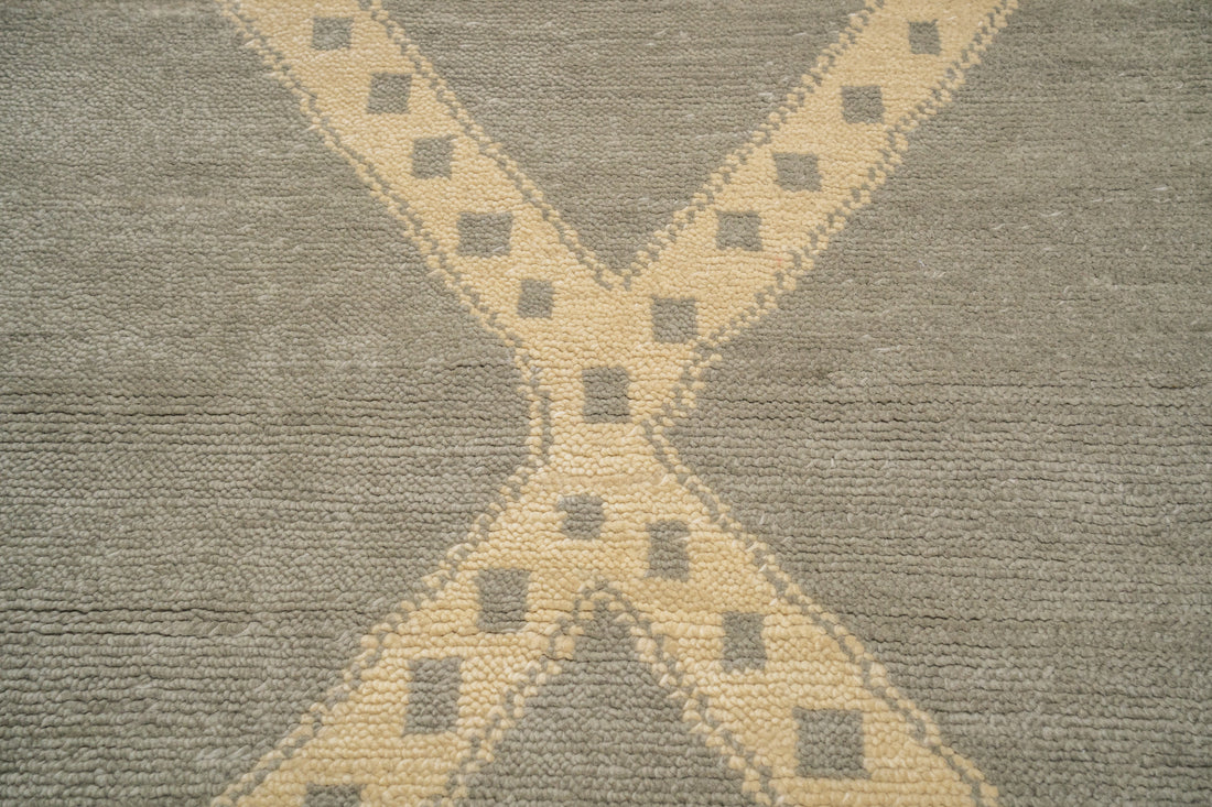 Handknotted Carpet, DIA- 4270 LINE 2, Ivory & Olive Green