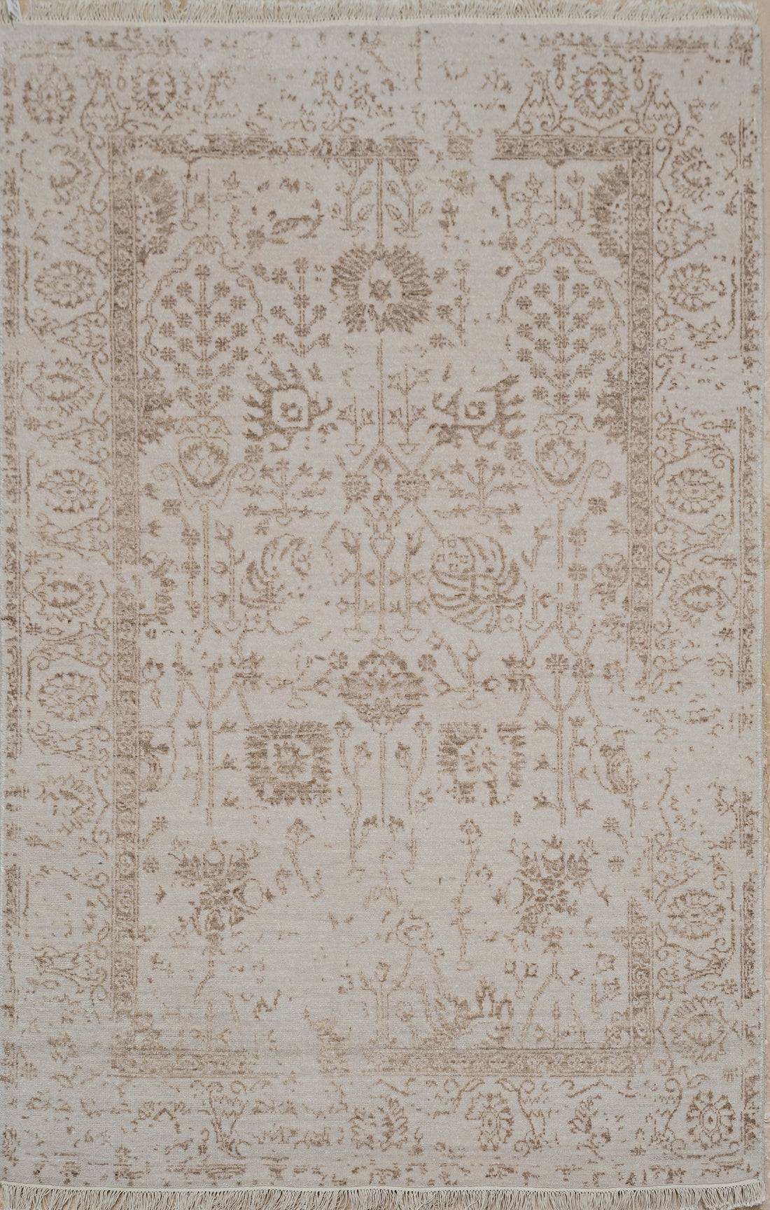 Handknotted Modern Carpet DIA- 1139 VASE 3