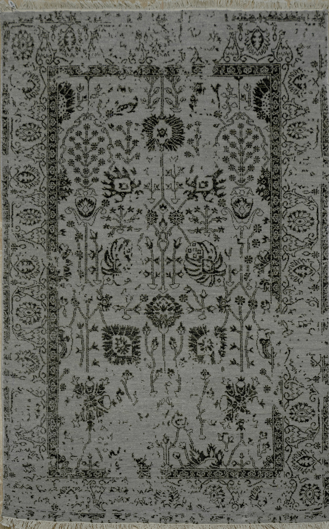 Handknotted Modern Carpet DIA- 1697 VASE 3
