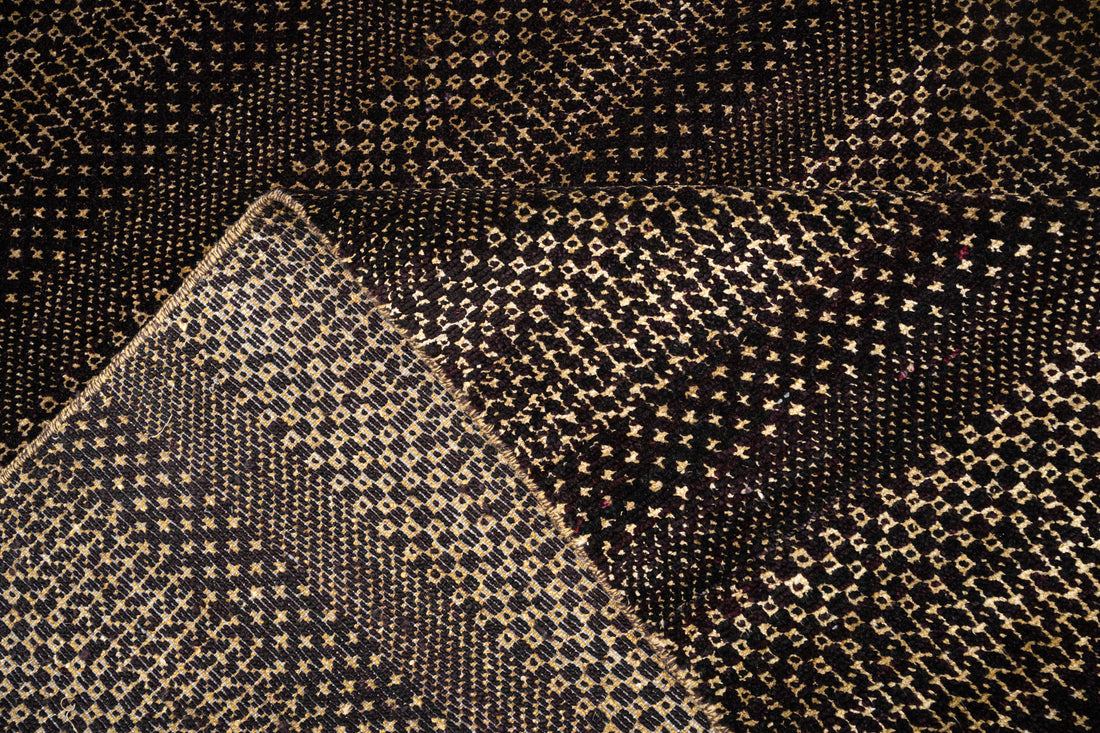 Handknotted Carpet, DIA- 686 MCN, Black & Gold