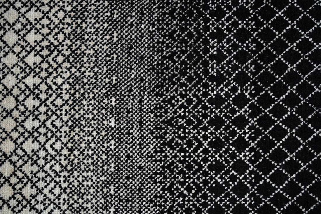 Handknotted Carpet, DIA- 7003 DCM, Black & Silver