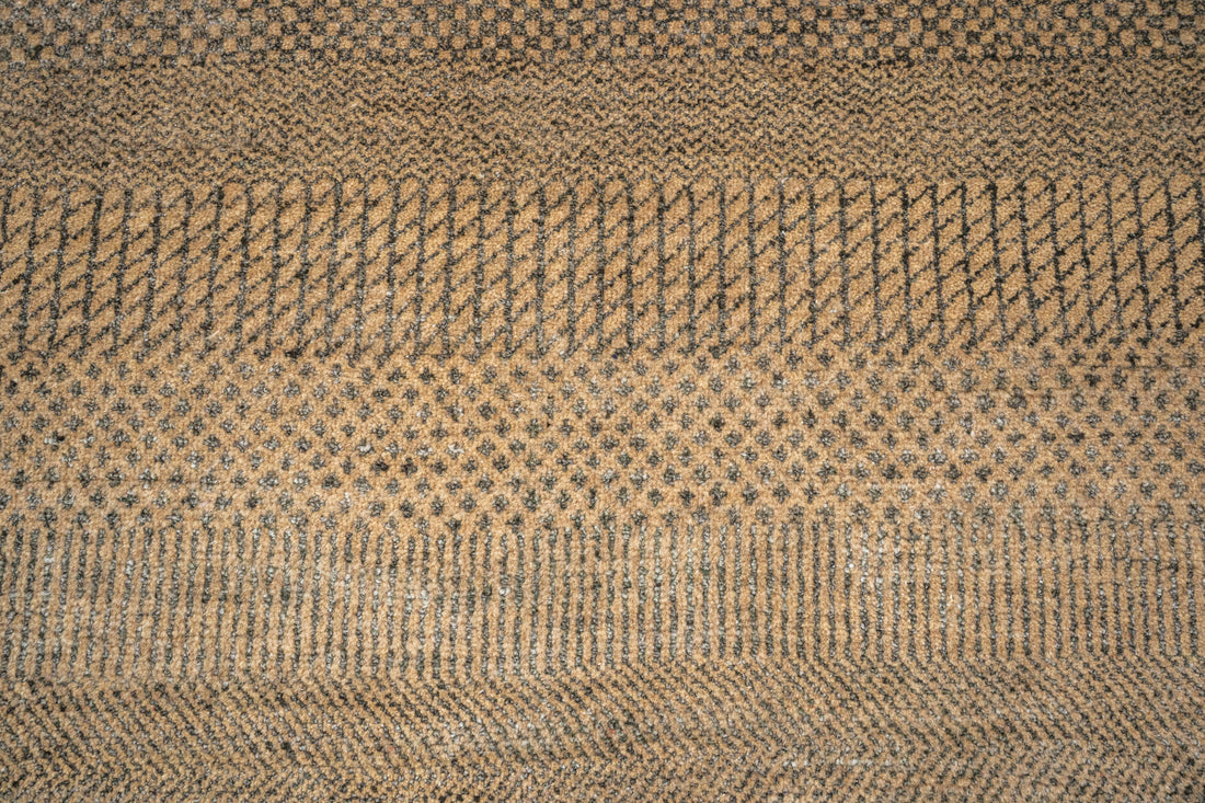 Handknotted Carpet, DIA - 775 MCN, Tan & Liver Chestnut