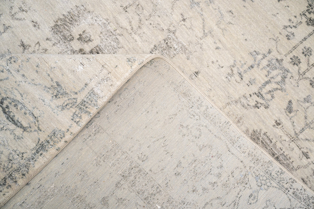 Handknotted Carpet, DIA: 791 VASE-3, Silver & Black