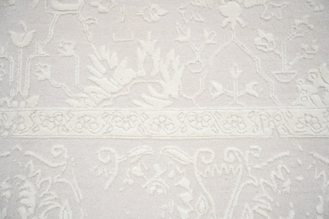 Handknotted Rug  DIA- 960 VASE 3,  Ivory & Ivory