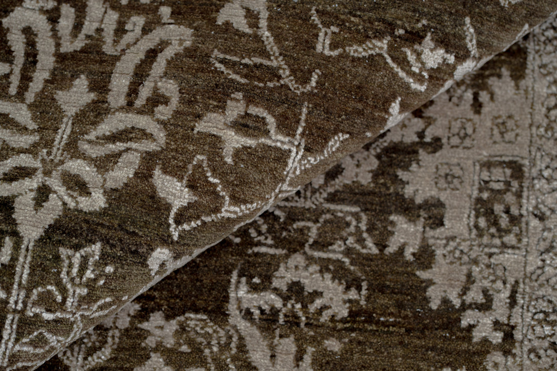 Handknotted Modern Carpet DIA- 1411 VASE 3