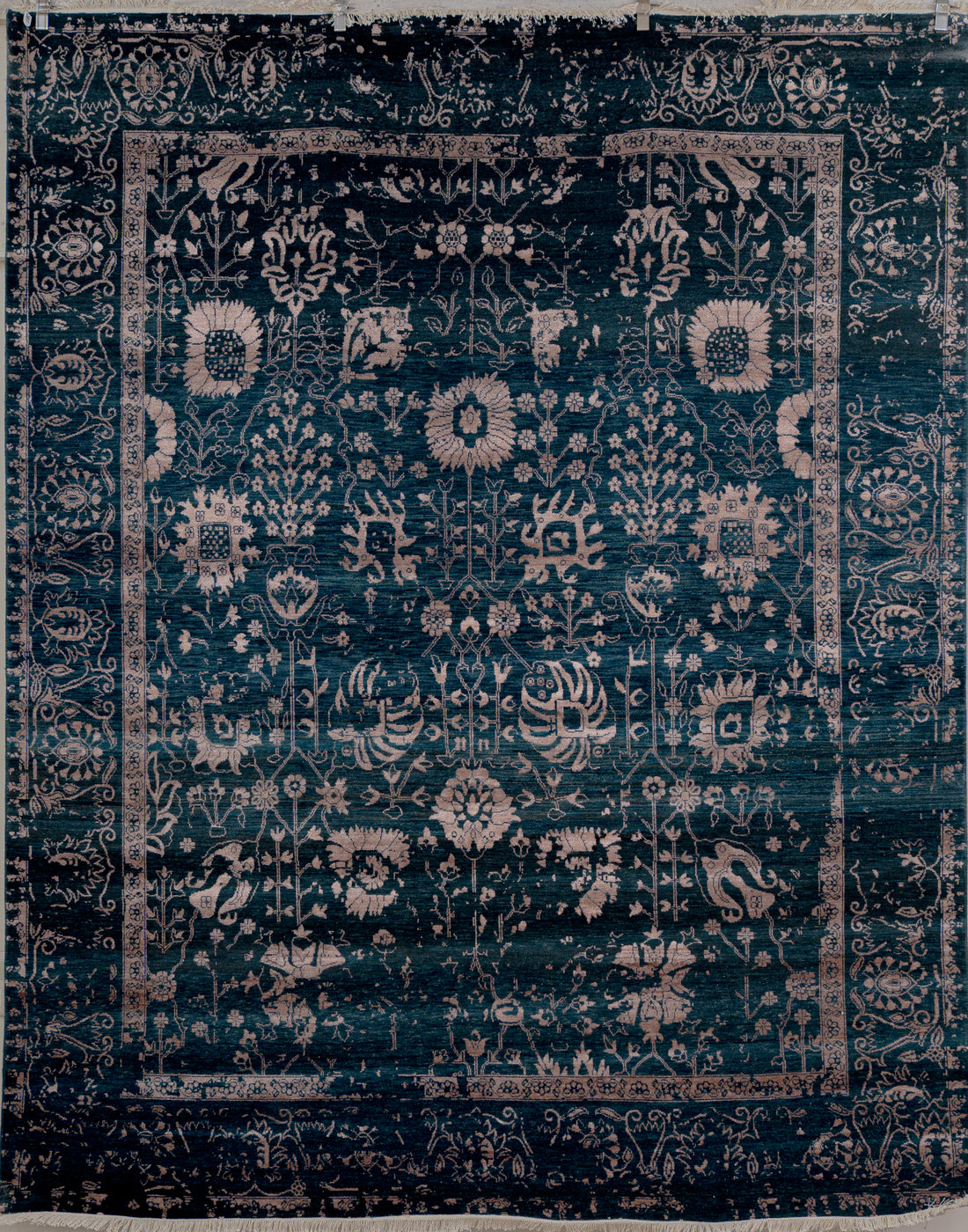 Handknotted Modern Carpet DIA- 181 VASE 3