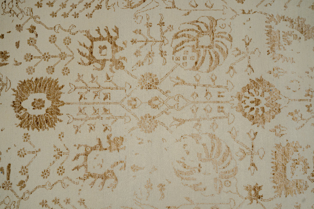 Handknotted Modern Carpet DIA- 4357 VASE 3