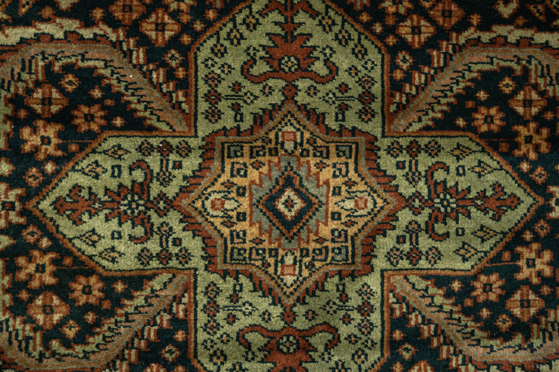 Handknotted Modern Carpet DIA- 97 BAKTYARI
