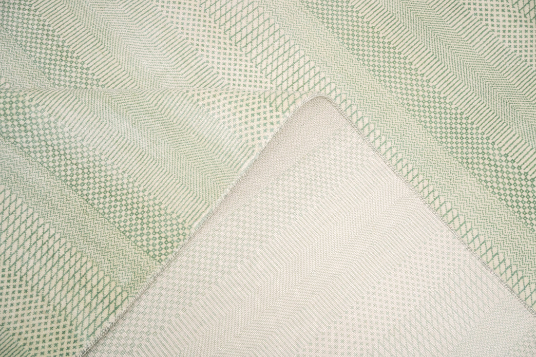 Handknotted Carpet, DIA- 06 MCN, Pearl & Laurel Green