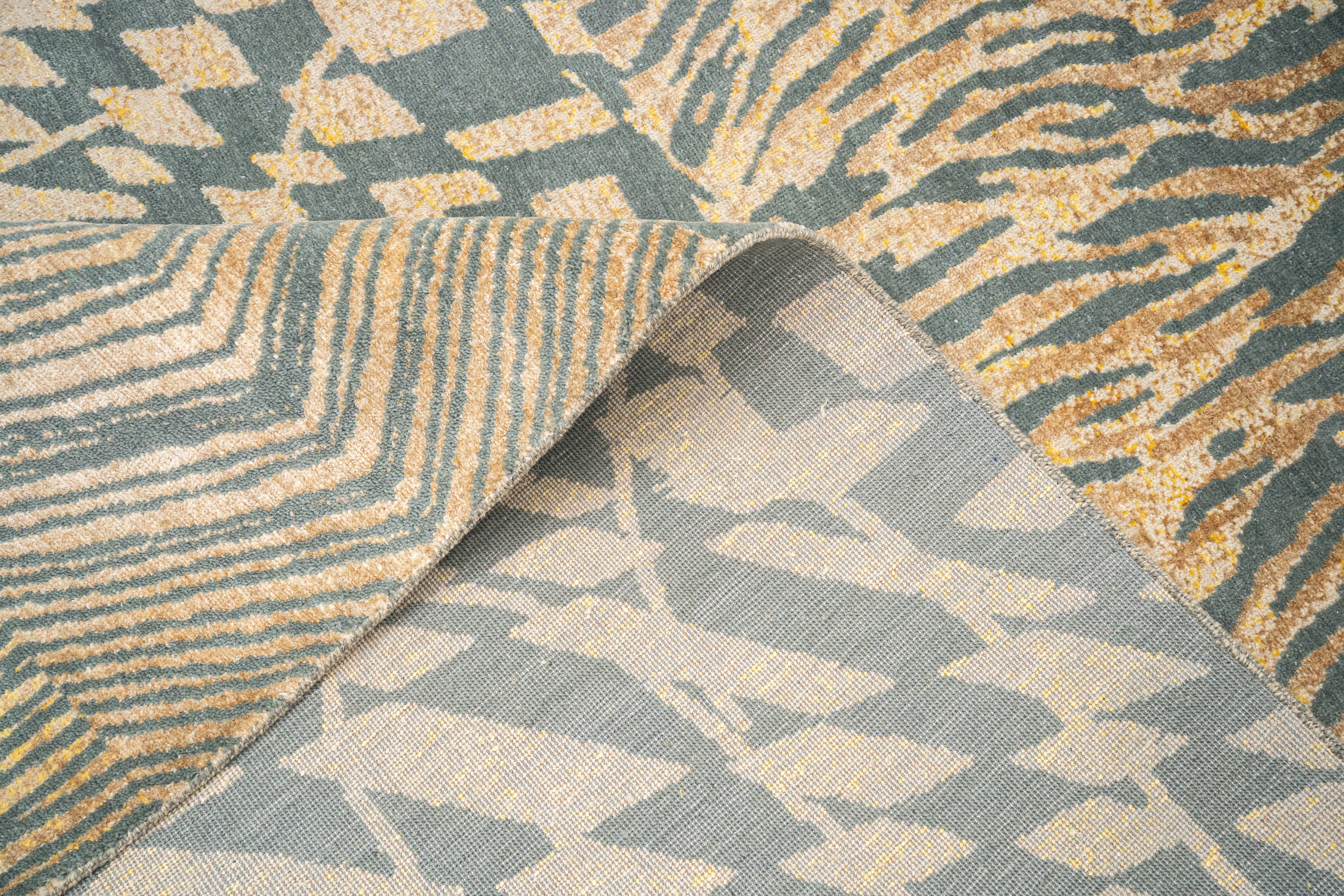 Handknotted Carpet, DIA: 539 N-193, Desert Sand, Maize (Crayola), Ebony & Brown Yellow