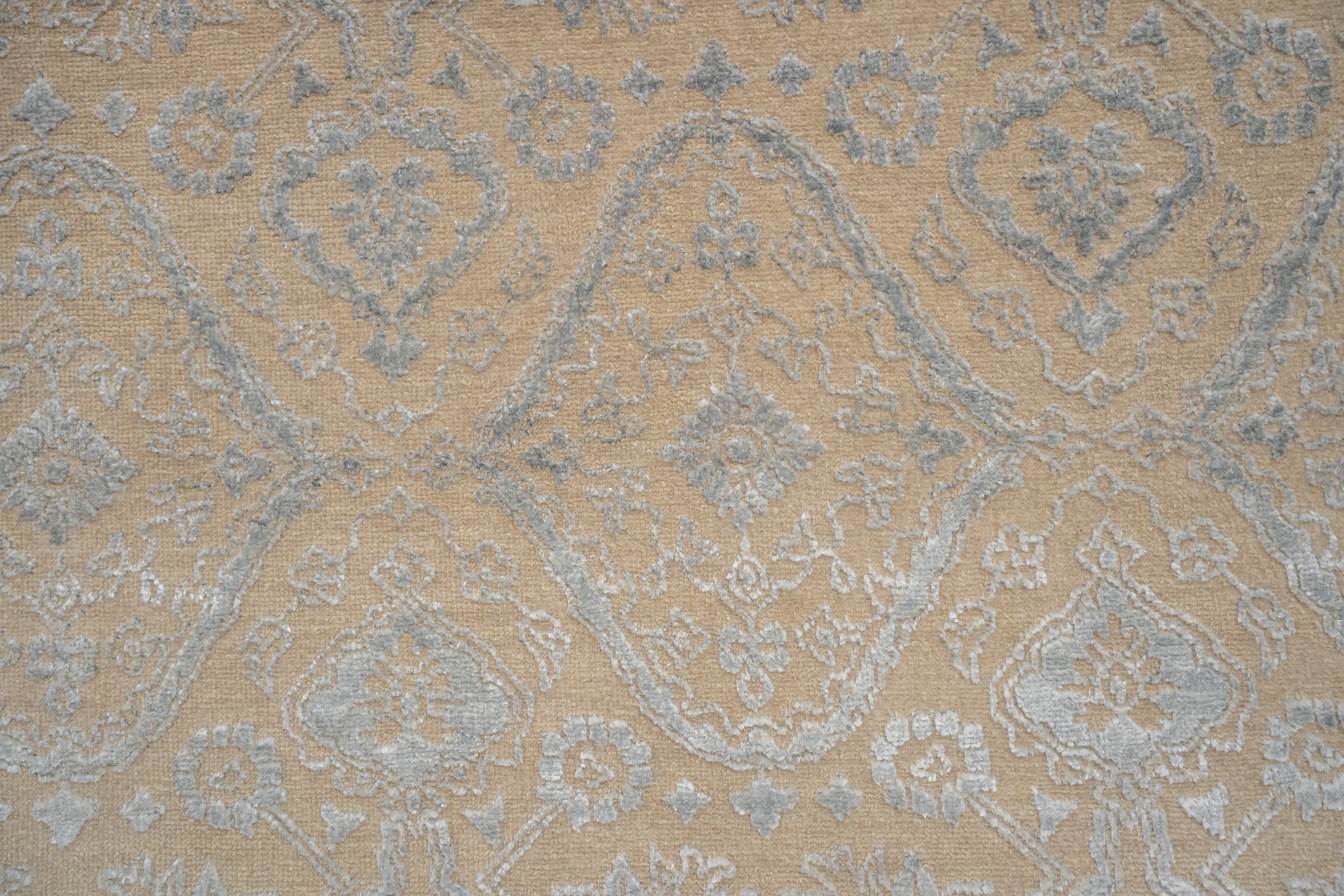 Handknotted Rug  DIA- 1000 DC HALI Tan & Philippine Gray