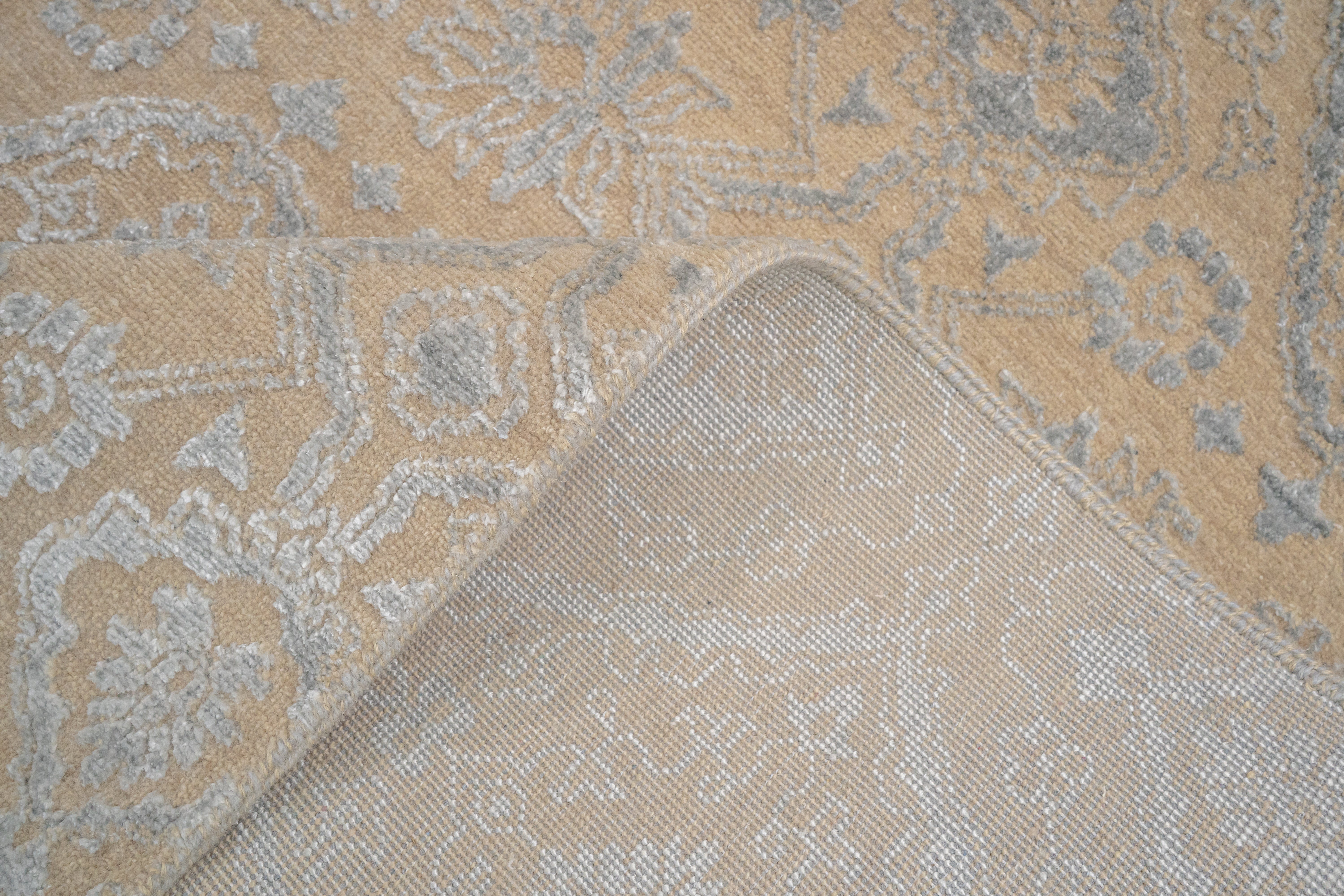 Handknotted Rug  DIA- 1000 DC HALI Tan & Philippine Gray