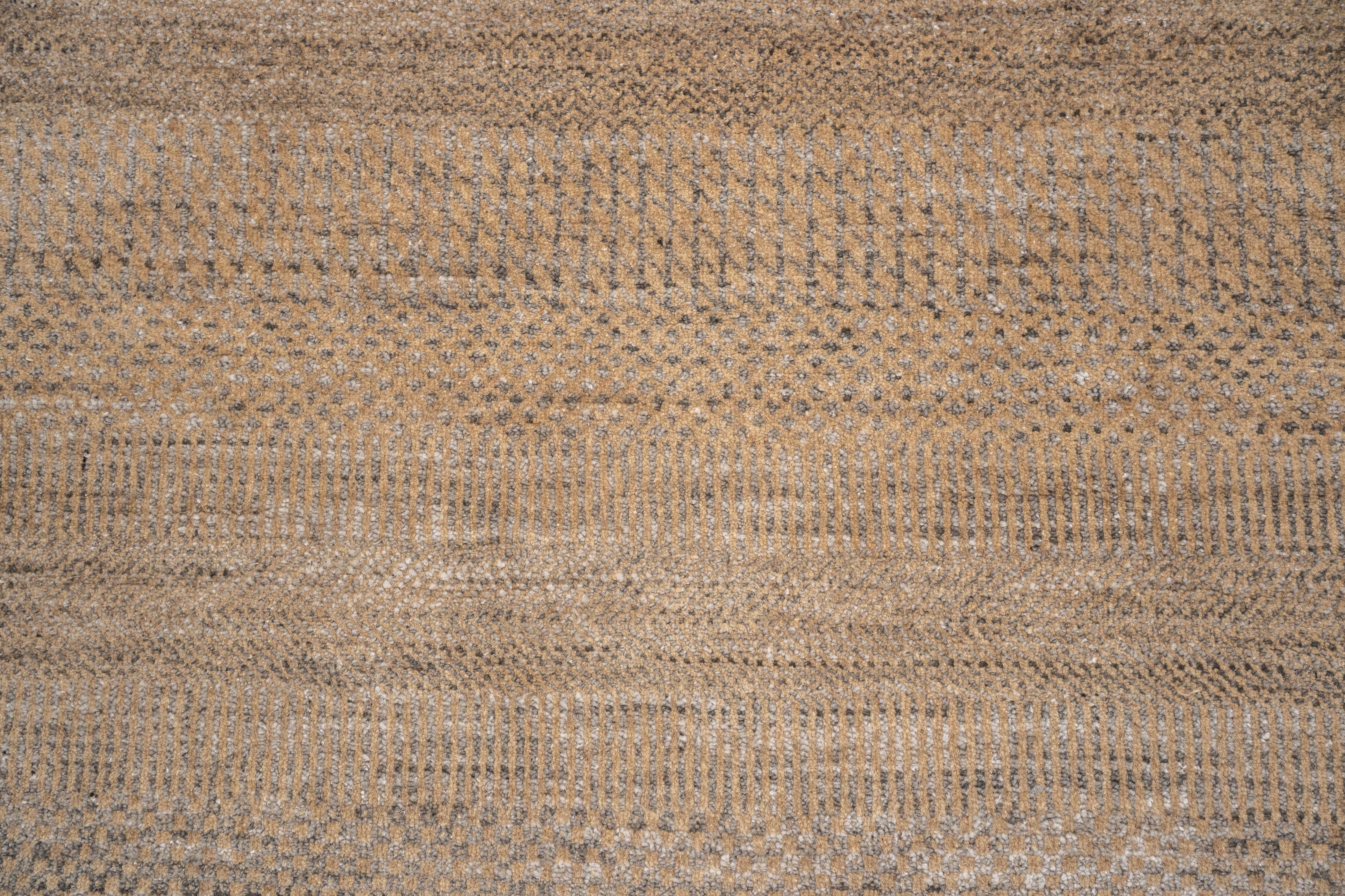 Handknotted Carpet, DIA: 1010 MCN, Light Taupe & Deep Taupe