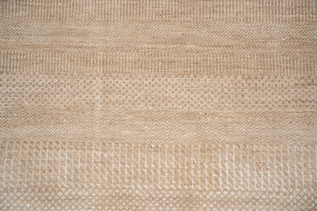Handknotted Carpet, DIA- 1037 MCN, Taupe & Ivory