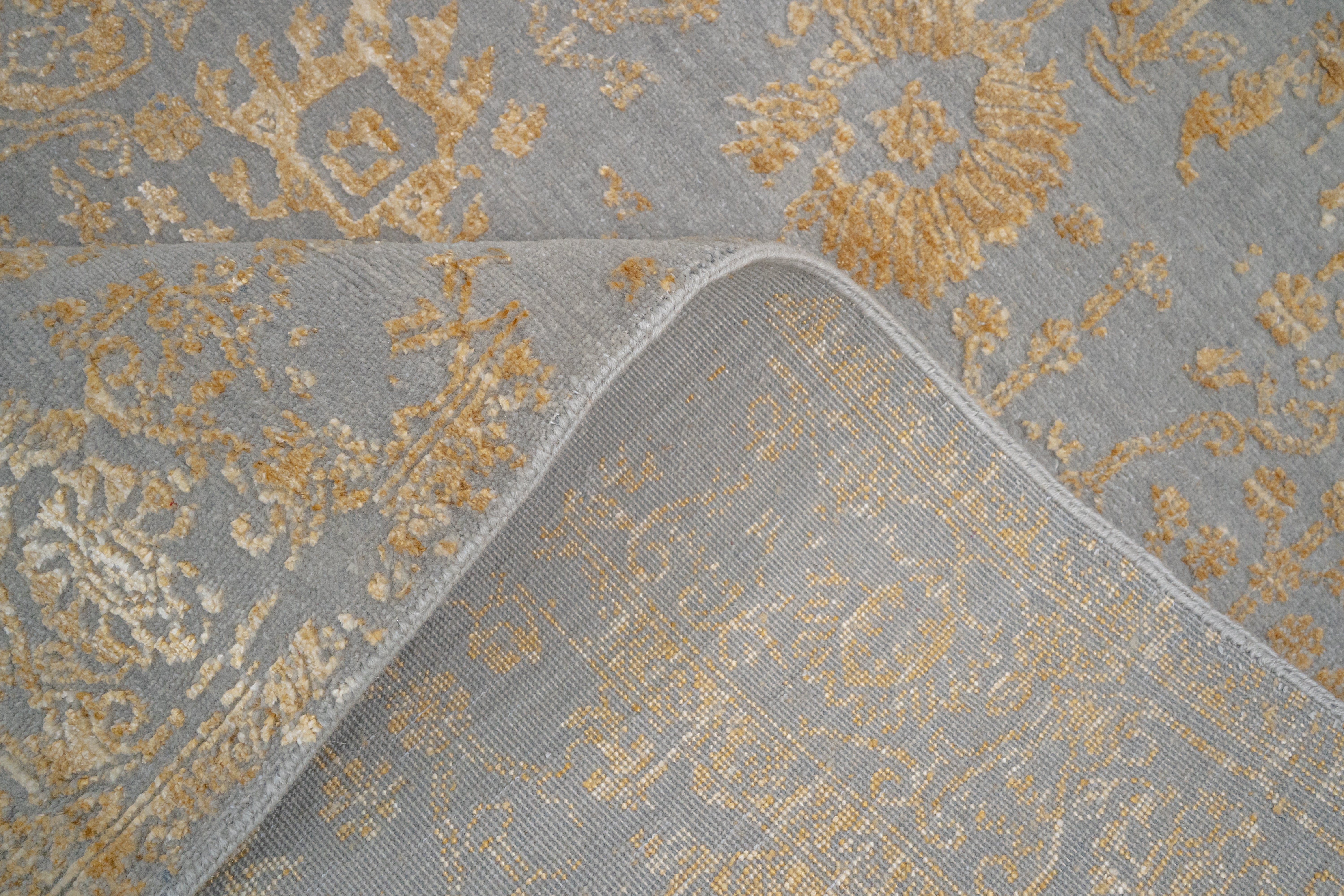 Handknotted Rug  DIA- 1038 VASE 3 Philippine Gray & Aztec Gold