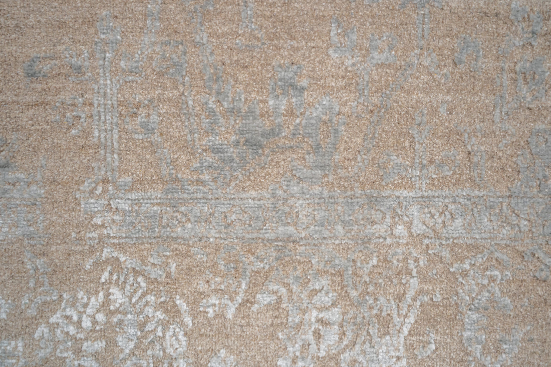 Handknotted Rug  DIA- 1039 VASE 3 Grullo & Philippine Gray