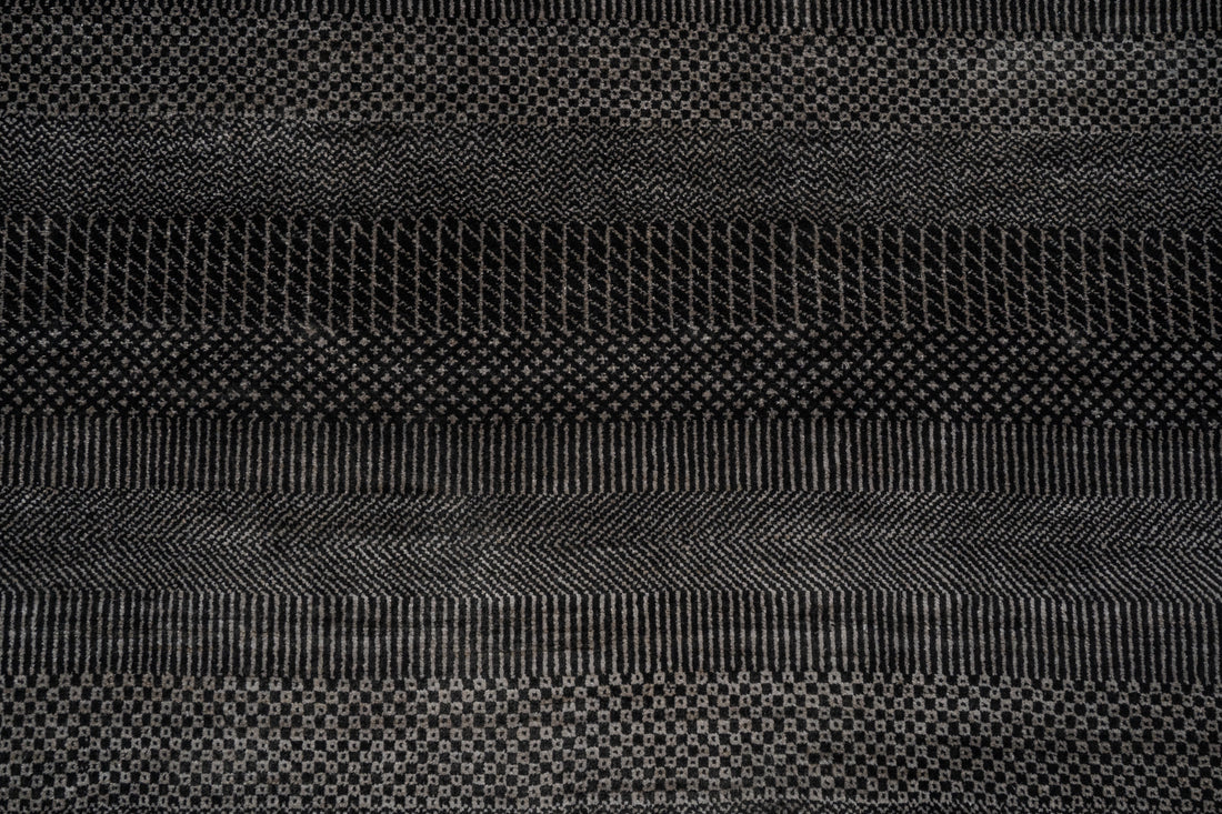 Handknotted Carpet, DIA- 1050 MCN, Black & Silver