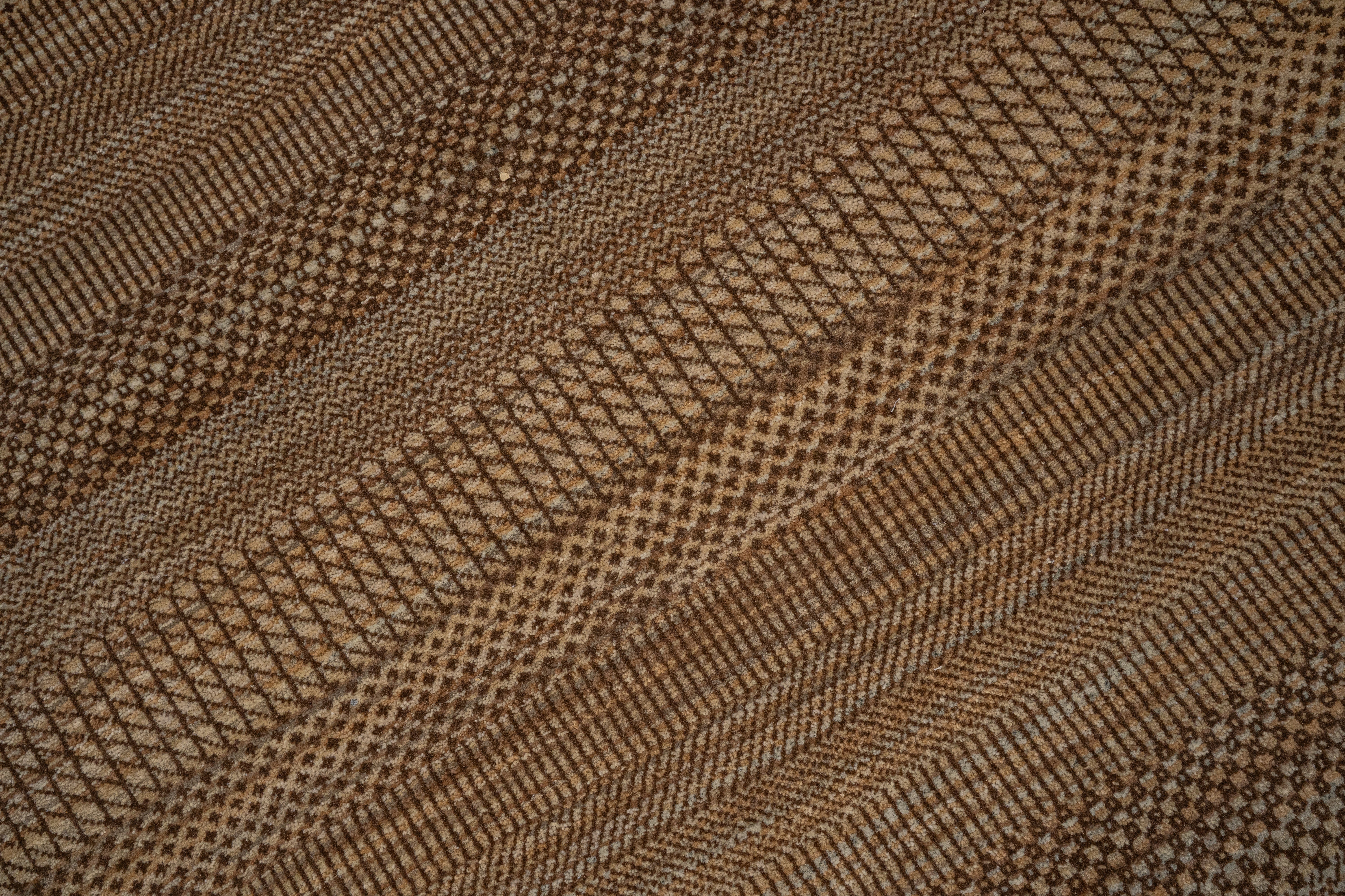 Handknotted Carpet,  DIA- 1052 MCN, Pale Brown & Café Noir