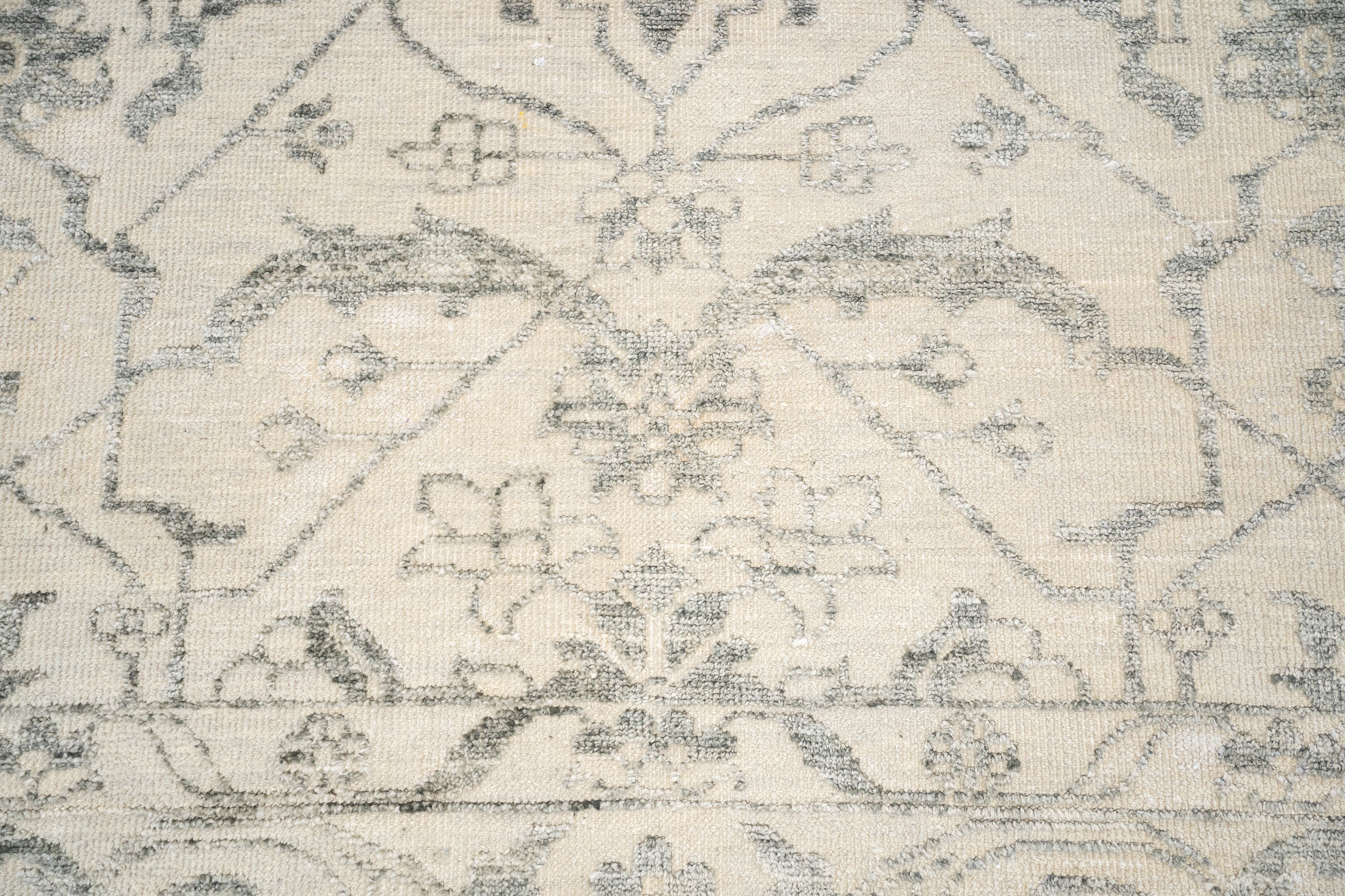 Handknotted Carpet, DIA: 106 DC- AR 2, Silver & Black