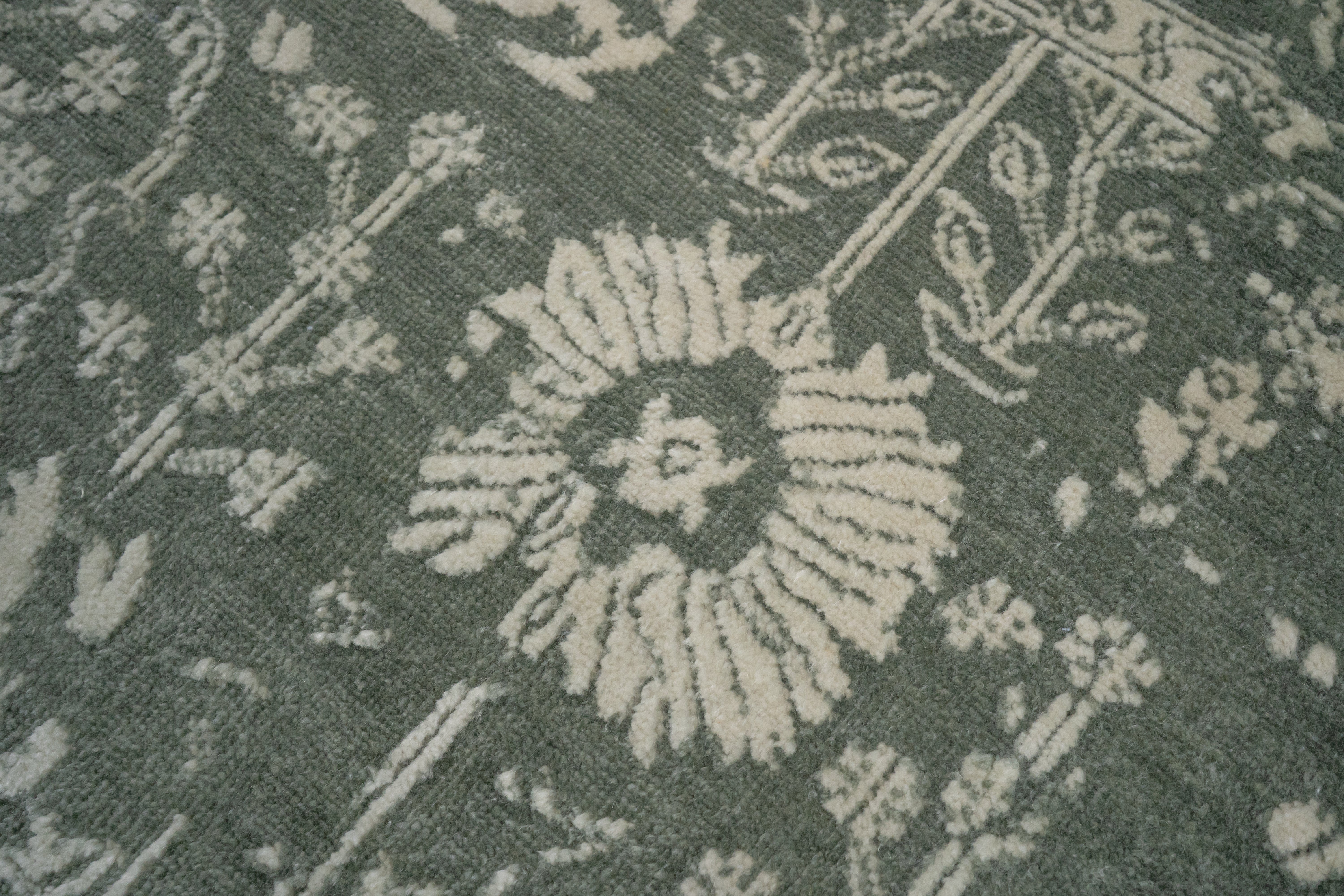 Handknotted Rug  DIA- 1060 VASE 3 Granite Gray & Pastel Gray