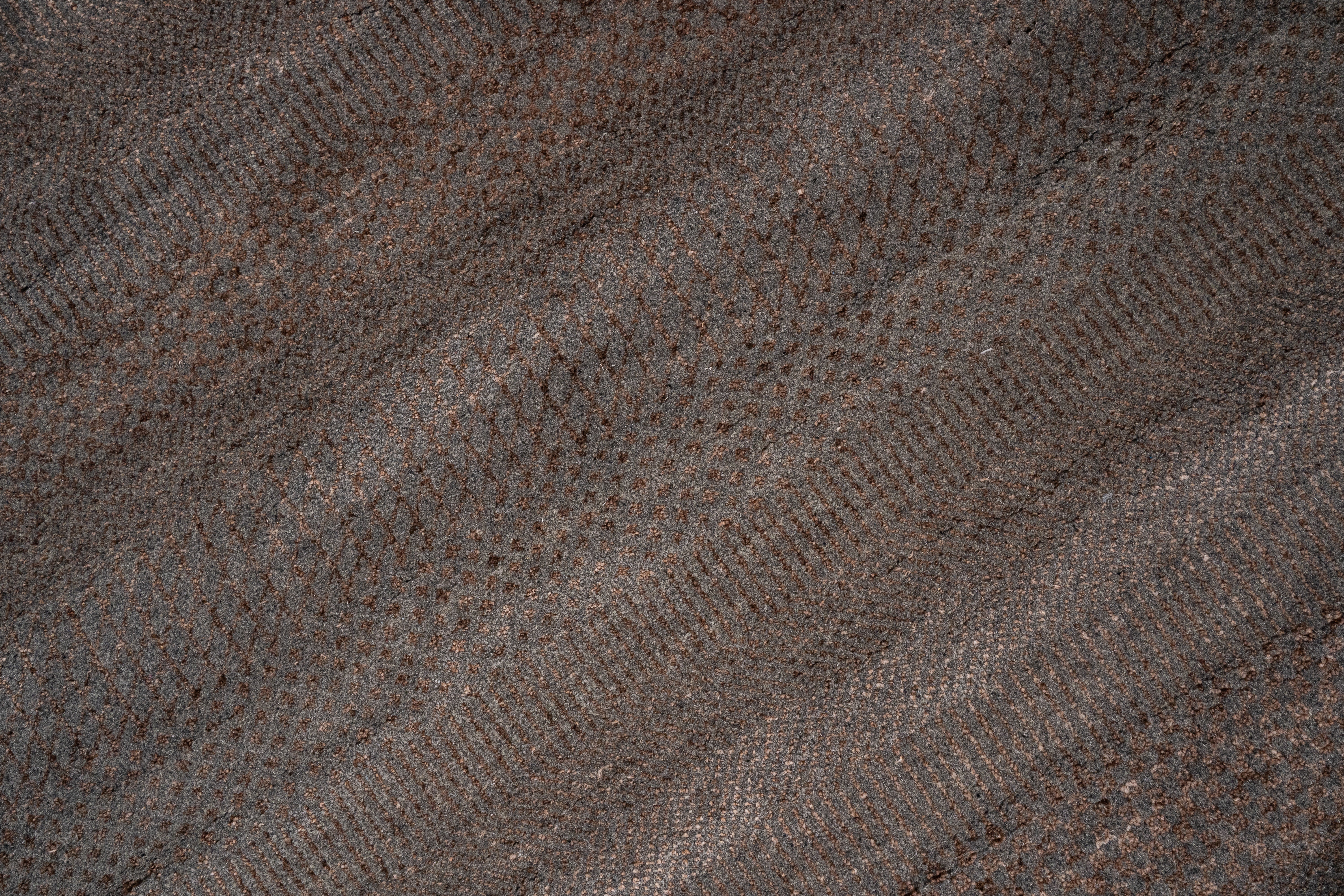 Handknotted Carpet DIA- 1061 MCN,  Dim Gray & Royal Brown