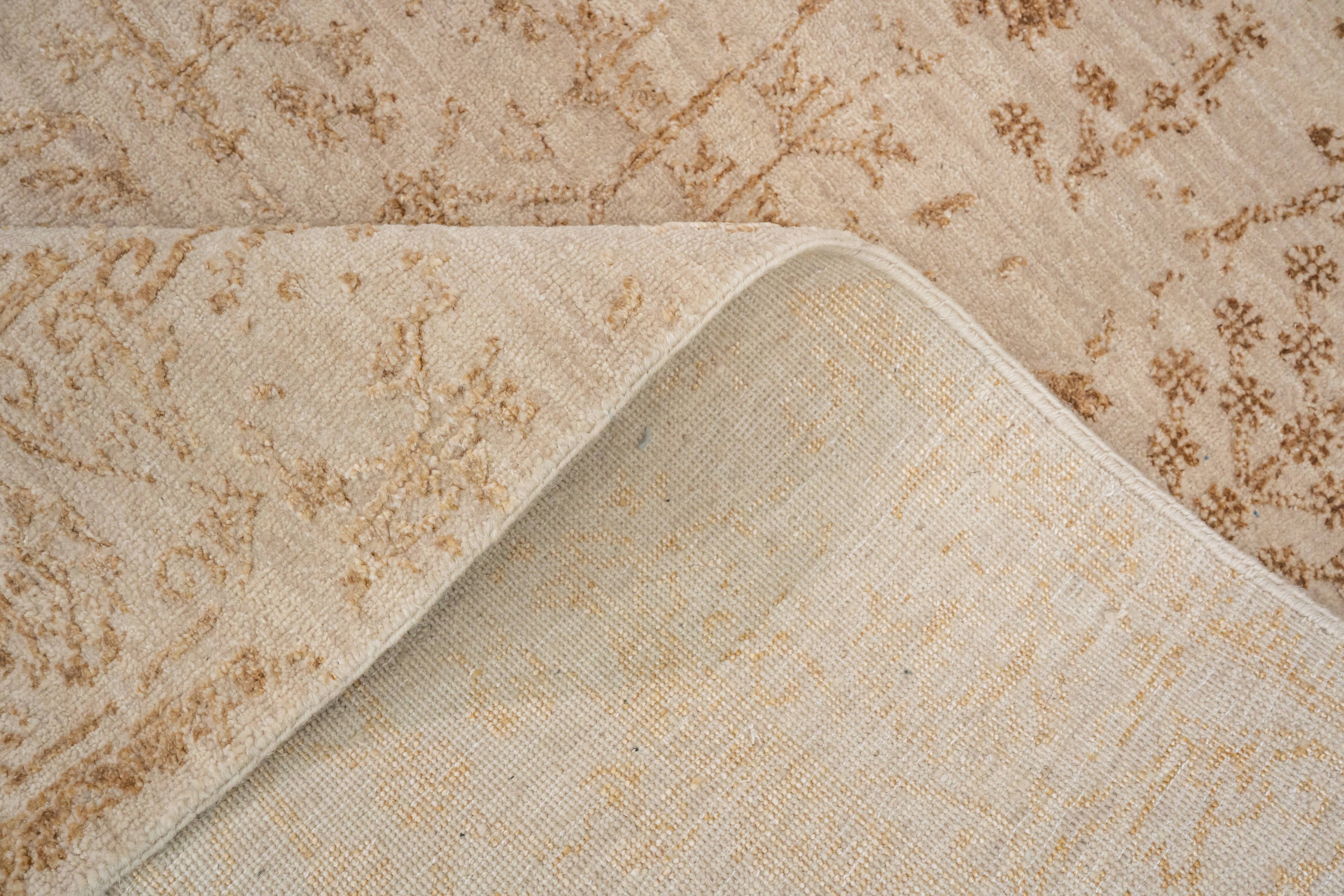 HANDKNOTTED RUG DIA- 1061 VASE 3, Ivory & Gold