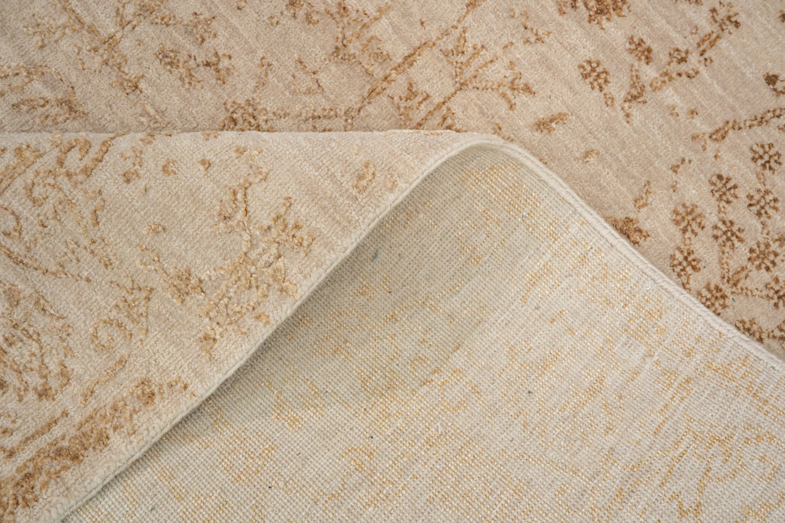 HANDKNOTTED RUG DIA- 1061 VASE 3, Ivory & Gold