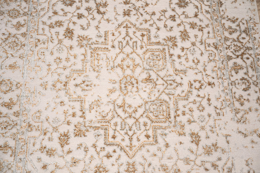 Handknotted Carpet DIA- 1069 SERAPI, Bone, Deer & Grullo