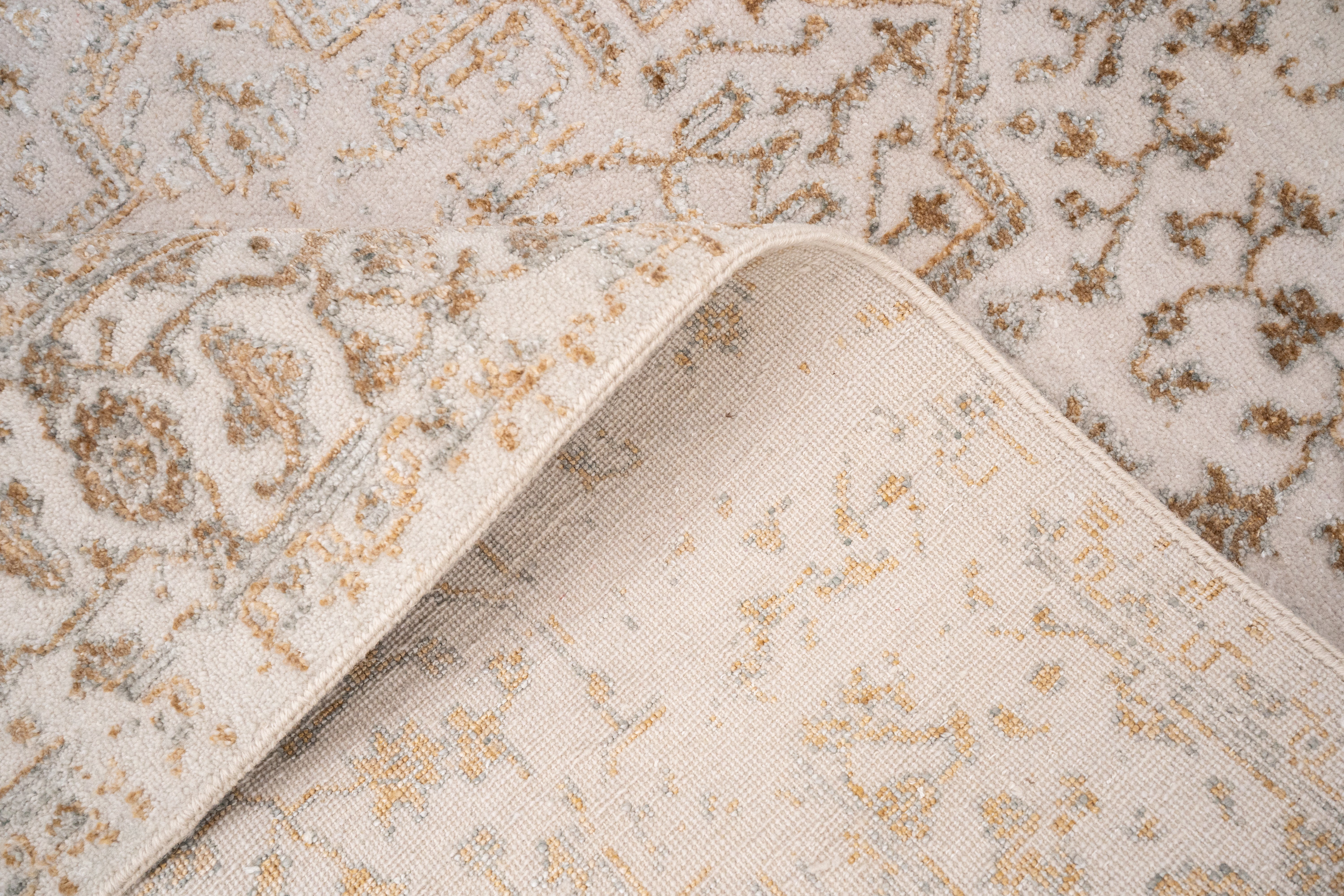 Handknotted Carpet DIA- 1069 SERAPI, Bone, Deer & Grullo